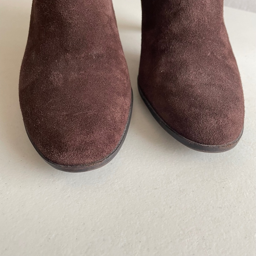 Talbots Brown Suede Ankle Boots Booties Buckle Stacked Heel Classic Size 8 1/2 - Picture 5 of 9